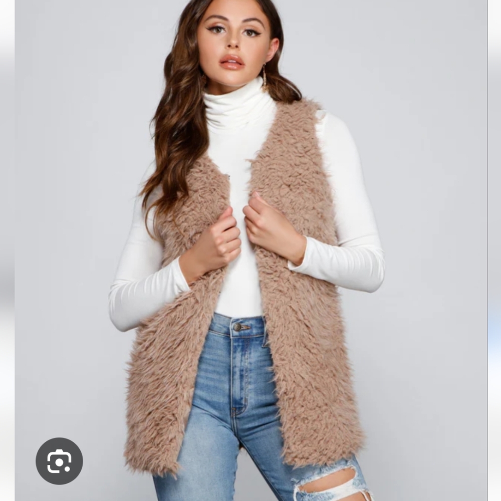 NWT Pink Lily Mauve/Pink Faux Fur Vest